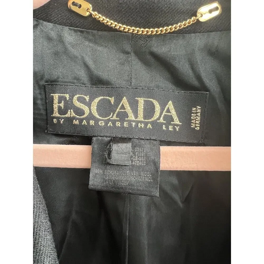 Escada add touch